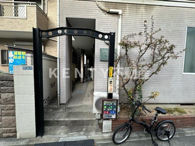 【エントランス】 | フォークレイドル | 清潔なエントランスです