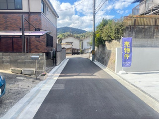 【前面道路含む現地写真】 | 東区上温品4　限定1棟【P並列2台可】 | 前面道路4.2ｍ