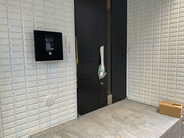 クレドゥボヌール吉祥寺のセキュリティ|建物入り口オートロック