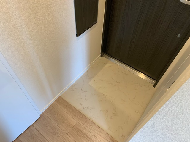 クレドゥボヌール吉祥寺の玄関