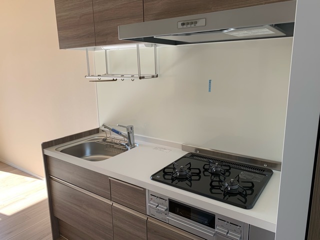 クレドゥボヌール吉祥寺のキッチン|ガスコンロ３口グリル付