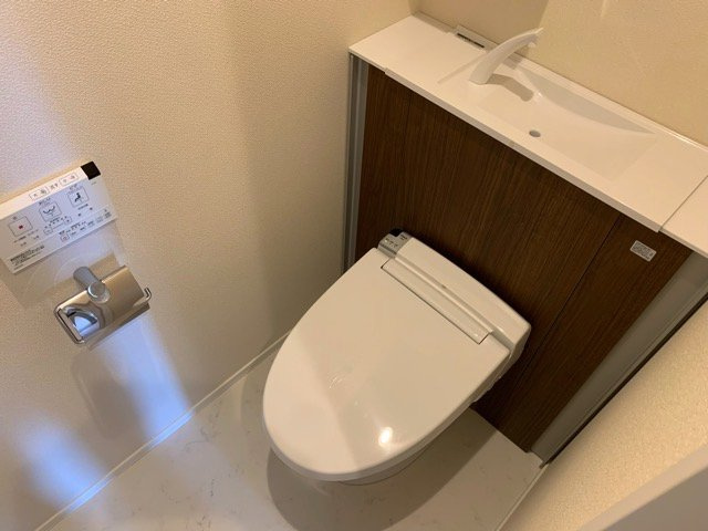 クレドゥボヌール吉祥寺のトイレ|温水洗浄暖房便座