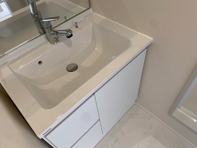 クレドゥボヌール吉祥寺の独立洗面台