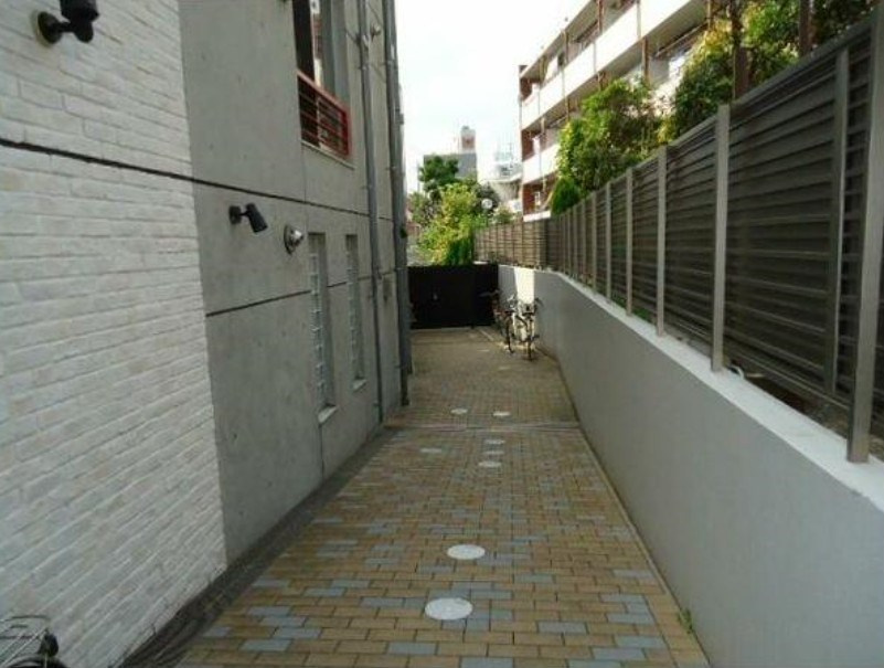 ZESTY高円寺南の玄関