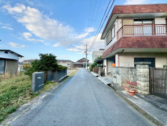 守山市下之郷2丁目　建築条件無し売土地の前面道路含む現地写真