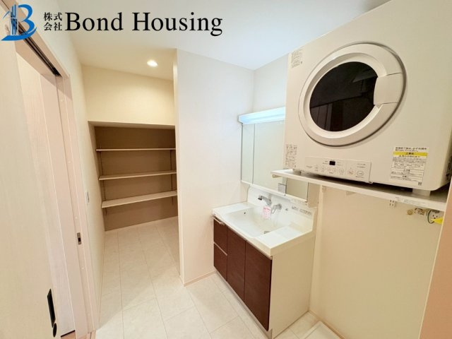 幹太くん等嬉しい設備充実　朝霧南町　全3棟　3号棟の玄関