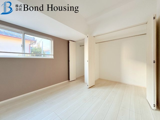 JR朝霧駅徒歩3分の好立地　朝霧南町　全3棟　1号棟の洋室