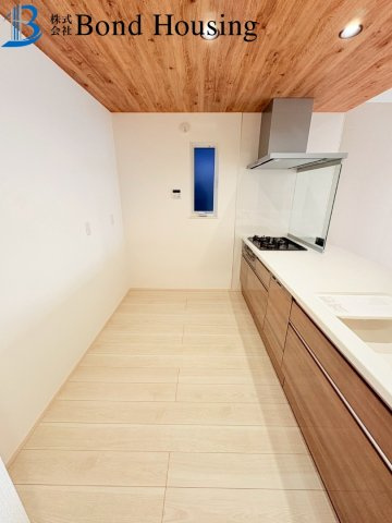 JR朝霧駅徒歩3分の好立地　朝霧南町　全3棟　1号棟の玄関