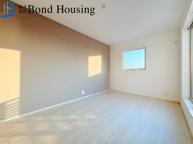 JR朝霧駅徒歩3分の好立地　朝霧南町　全3棟　1号棟の洋室