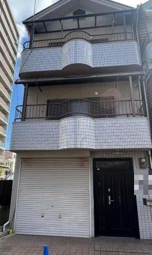 本町　中古一戸建ての外観|新しい生活にいかがでしょうか？外観はお住まいの顔になります。こだわりたいポイントですね。外壁塗装や屋根塗装のご相談も承っております。
■現地内覧・資金計画相談・住宅ローン相談もお問合せ受付中■