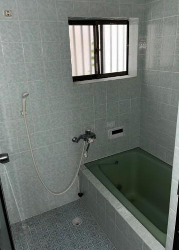 本町　中古一戸建ての浴室|ユニットバス
■物件内覧・資金計画相談・住宅ローン相談、リフォーム相談、お問合せ受付中■
※当日・翌日のご内覧、ご相談はお電話でのお問合せがスムーズです！