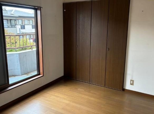 本町　中古一戸建ての洋室|洋室6.0帖　3階
■物件内覧・資金計画相談・住宅ローン相談、リフォーム相談、お問合せ受付中■
※当日・翌日のご内覧、ご相談はお電話でのお問合せがスムーズです！