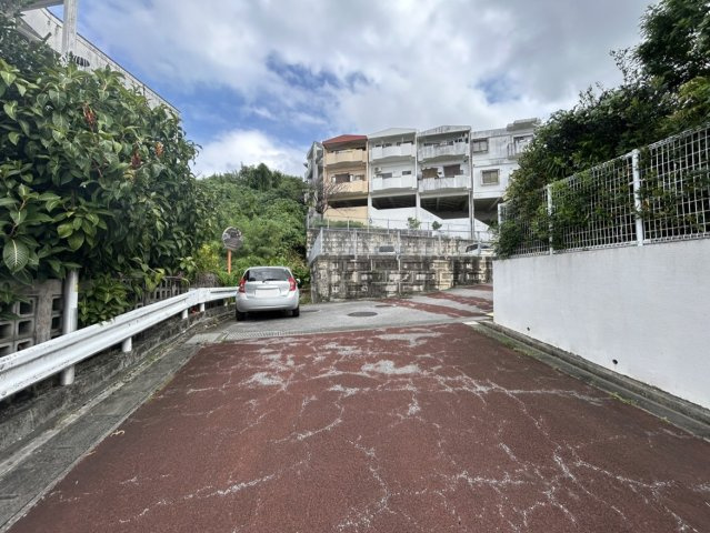 首里末吉町2丁目売土地の前面道路含む現地写真|現地までの道路です♪