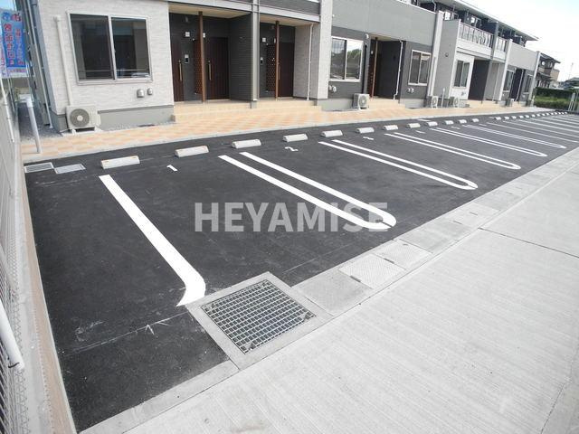 LUTANⅠの駐車場