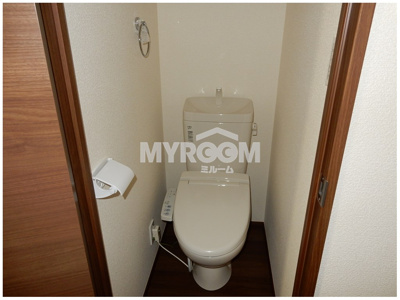 【トイレ】 | エンジェルハウス | 温水洗浄機能付トイレ☆（同一仕様写真）