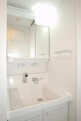 ステージファースト方南町アジールコートの洗面所