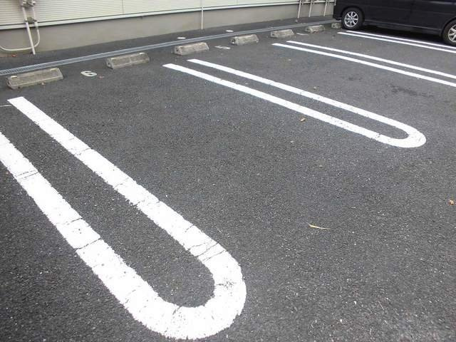 カーサ・プラシードⅡの駐車場