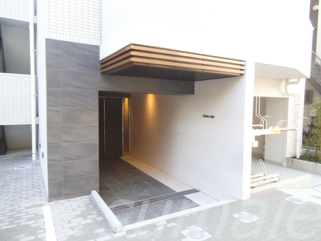 パティーナ十条のエントランス|入り口はこの様になっております！！