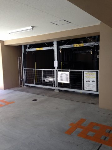 サヴォイ博多ブールバール　5階の駐車場