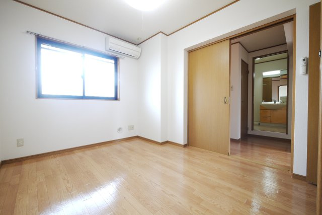 ロンディーネ福富Ⅱの洋室|※写真は別の部屋のものです。