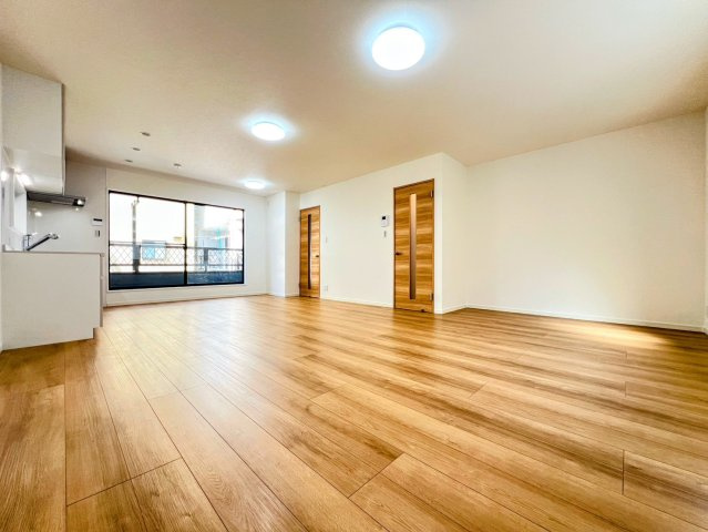 今津野田町の居間・リビング|リビングダイニング