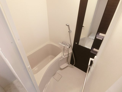 【浴室】 | グランリーヴェル新川崎ベリー | 他のお部屋の参考写真となります。