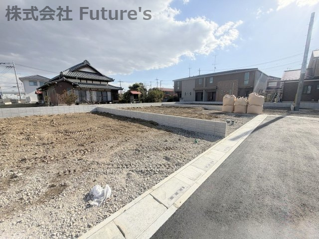三郷市彦糸1丁目　建築条件無し売地　全6区画　4号地の前面道路含む現地写真|前面道路含む現地写真です。