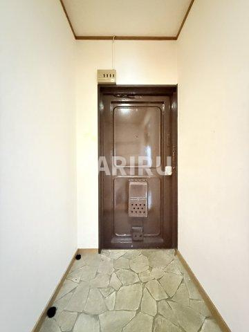 加藤マンションの玄関