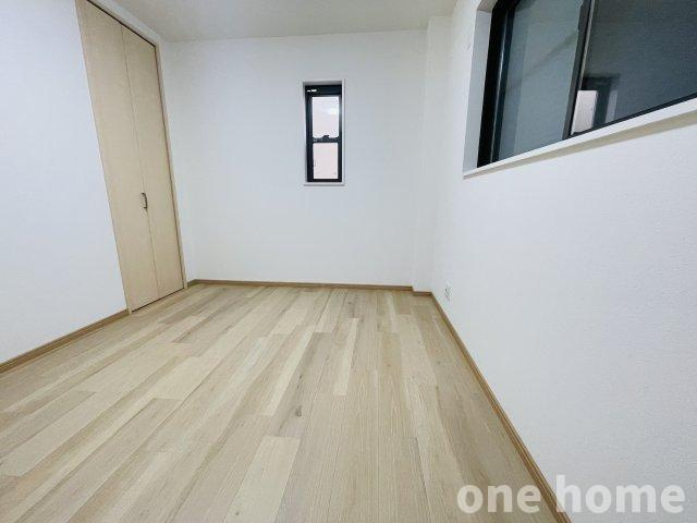 木川西3丁目中古戸建の洋室|◆３階約６．０帖洋室　別角度です！令和７年９月室内リフォーム完了！手直しなしでお住まいいただけます！