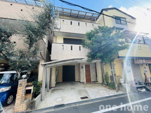 木川西3丁目中古戸建の外観|◆平成１７年築・長い目でお住まい頂ける鉄骨造！緑が植栽されたお洒落な外観です♪