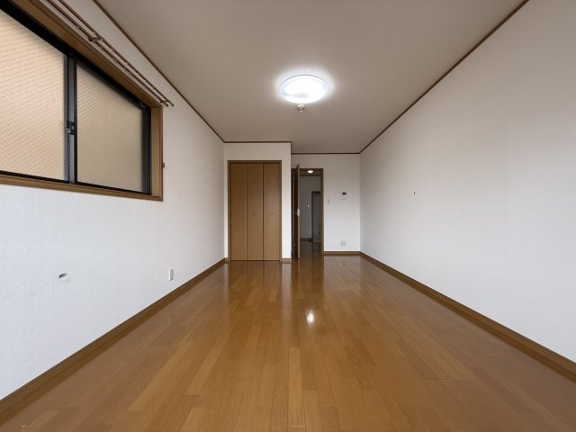 上野坂グランハイツAの居間・リビング