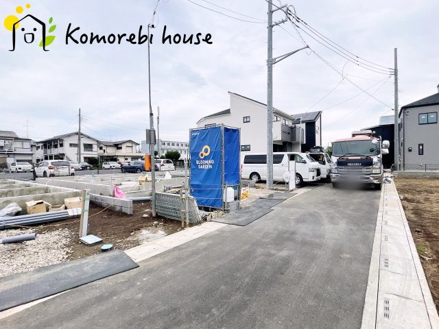 上尾市浅間台3丁目　3期　新築一戸建て　グランドールの丘　02の前面道路含む現地写真|11/1撮影