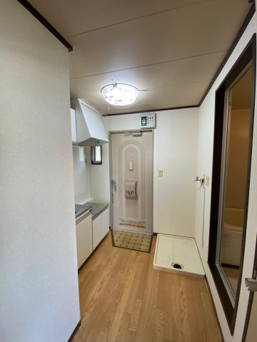 ロイヤルハイツ斉藤の玄関