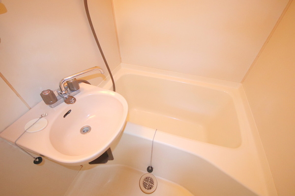 パインハイツ生駒の浴室