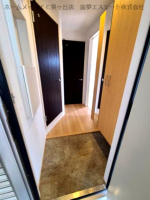 【玄関】 | ディーモンテ深井沢町 | ※イメージ　反転タイプのお部屋の写真