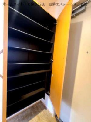 【玄関】 | ディーモンテ深井沢町 | ※イメージ　反転タイプのお部屋の写真