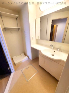 【洗面所】 | ディーモンテ深井沢町 | ※イメージ　反転タイプのお部屋の写真