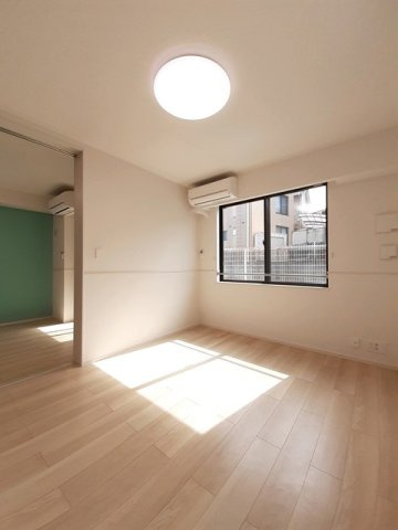 レジデンス上道　壱番館の居間・リビング