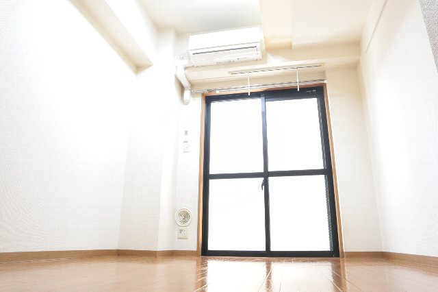【居間・リビング】 | オアーゼ東船橋 | 陽当たり良好のお部屋です