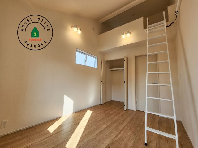 福岡市東区高美台1丁目第1-2棟（1号棟）の内観：施工例|主寝室には収納力に優れたクローゼットがありますので、お部屋もすっきり片付きます。