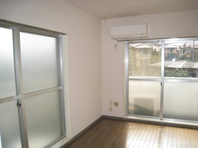 【居間・リビング】 | スカイコート白楽第２ | ※別部屋参考写真