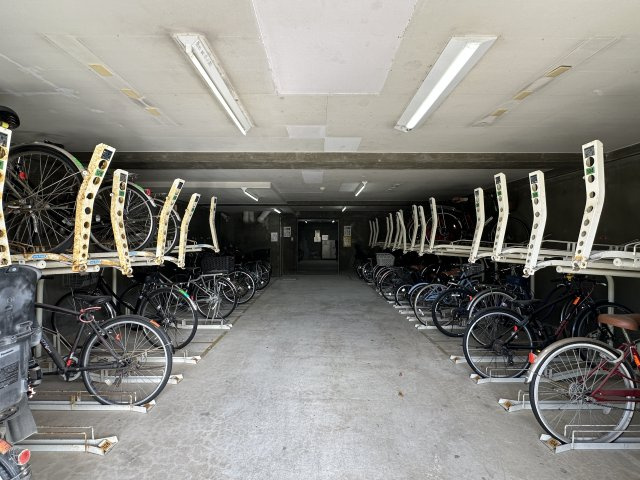 パレス朝霧の駐輪場