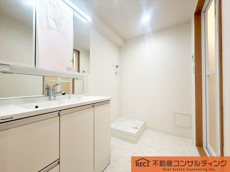 西宮東パークマンションの独立洗面台