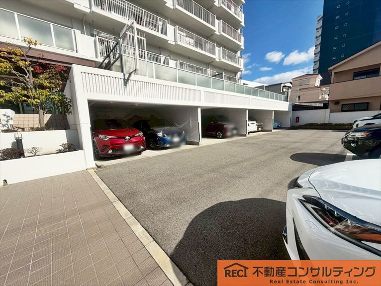 西宮東パークマンションの駐車場