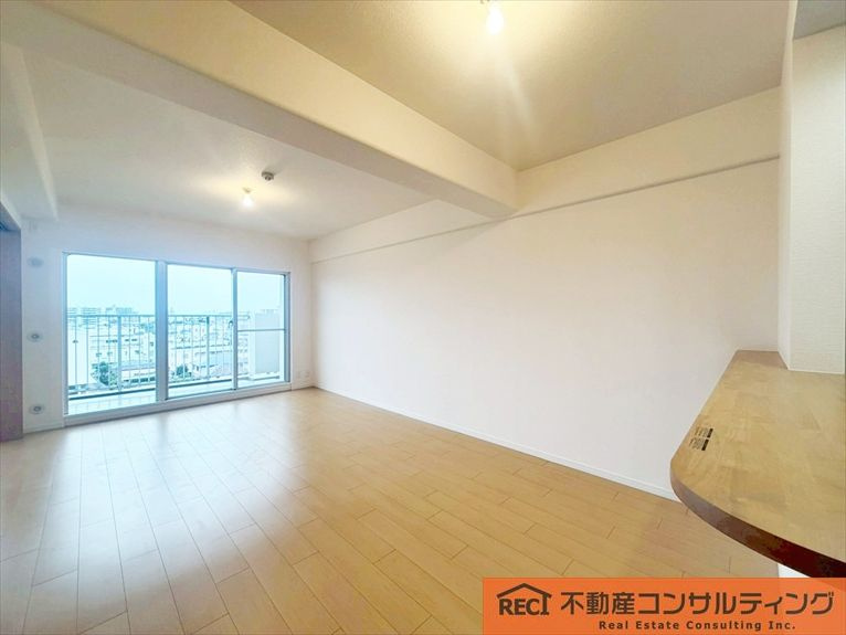 西宮東パークマンションの内装|LDKは南向きで明るい日差しが差し込みます