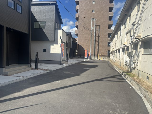 広島市五日市中央の前面道路含む現地写真