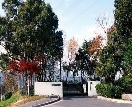 ブルックサイドエレガンスの周辺|戸坂中学校まで1800m