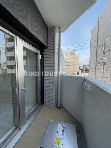 エスリード　ザ・グラン天六（旧エスリードレジデンス天神橋筋六丁目）のバルコニー|バルコニーからの眺めを楽しみながら食事をしませんか