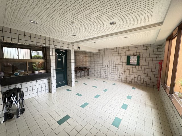 ライオンズマンション真志喜のエントランス