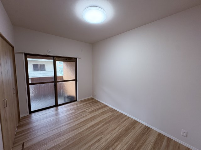 ライオンズマンション真志喜の洋室